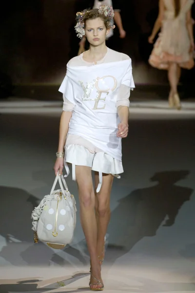 Look 48